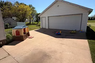 204 3rd St, Lyle, MN 55953 - Photo 18