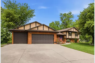 5724 Auto Club Circle, Bloomington, MN 55437 - Photo 1