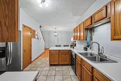 1106 Crystal Place W, Chaska, MN 55318 - Photo 10