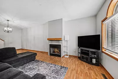 1106 Crystal Place W, Chaska, MN 55318 - Photo 6
