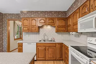 1705 Laurel Ave, Hudson, WI 54016 - Photo 14