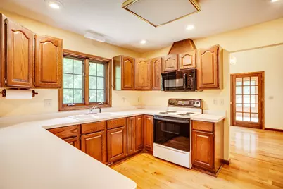 16760 N Manor Road, Eden Prairie, MN 55346 - Photo 6