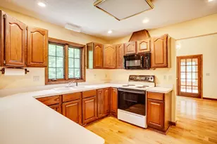 16760 N Manor Rd, Eden Prairie, MN 55346 - Photo 6