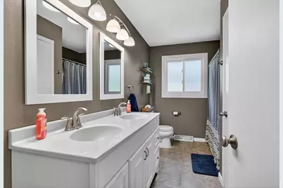 1802 Oak Knoll Drive NE, Alexandria, MN 56308 - Photo 18