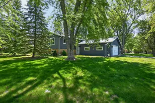 1802 Oak Knoll Dr NE, Alexandria, MN 56308 - Photo 2