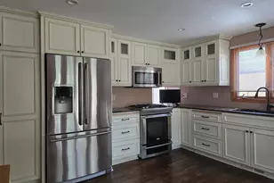 8213 Pleasant View Ct, Mounds View, MN 55112 - Photo 2