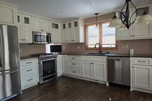 8213 Pleasant View Ct, Mounds View, MN 55112 - Photo 10