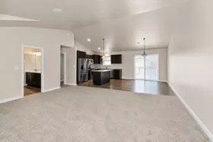 3831 32nd St S, Moorhead, MN 56560 - Photo 4