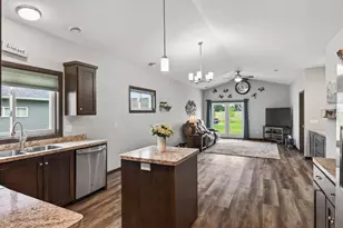 211 8th Ave NE, Isanti, MN 55040 - Photo 14
