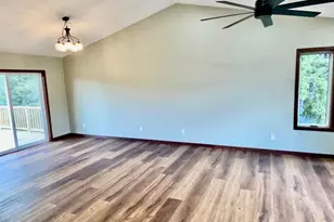 201 25th St SW, Austin, MN 55912 - Photo 16