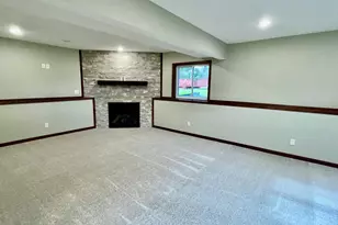 201 25th St SW, Austin, MN 55912 - Photo 24