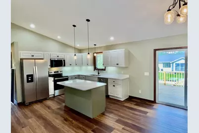 201 25th Street SW, Austin, MN 55912 - Photo 6