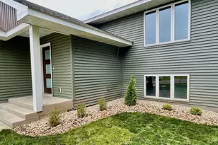 201 25th St SW, Austin, MN 55912 - Photo 4
