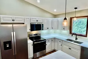 201 25th St SW, Austin, MN 55912 - Photo 8