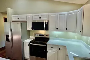 201 25th St SW, Austin, MN 55912 - Photo 8