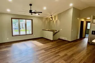 201 25th St SW, Austin, MN 55912 - Photo 14