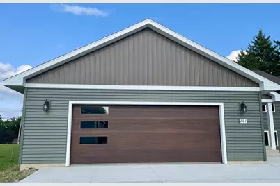 201 25th Street SW, Austin, MN 55912 - Photo 2