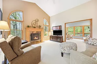 1360 Parkview Dr, Chaska, MN 55318 - Photo 4