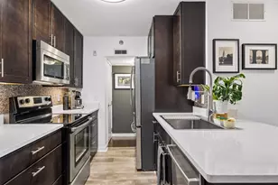 52 Groveland Terrace, Minneapolis, MN 55403 - Photo 2