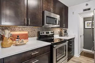 52 Groveland Terrace, Minneapolis, MN 55403 - Photo 12