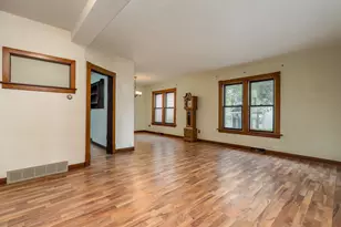 303 Broadway, Hanska, MN 56041 - Photo 8