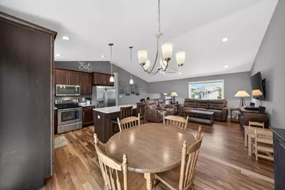 810 8th Avenue SW, Pine Island, MN 55963 - Photo 14
