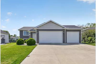 810 8th Avenue SW, Pine Island, MN 55963 - Photo 2