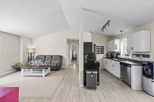 1998 Brittany Ct, Shakopee, MN 55379 - Photo 2