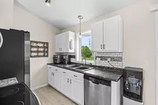 1998 Brittany Ct, Shakopee, MN 55379 - Photo 6