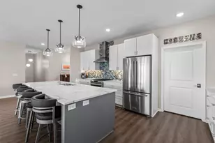 17960 Granite Ct, Lakeville, MN 55044 - Photo 2