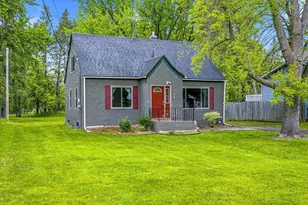 432 2nd St SE, Braham, MN 55006 - Photo 2