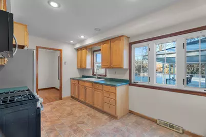 9109 Queen Avenue S, Bloomington, MN 55431 - Photo 6