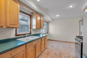 9109 Queen Ave S, Bloomington, MN 55431 - Photo 10
