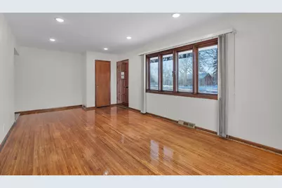 9109 Queen Avenue S, Bloomington, MN 55431 - Photo 2