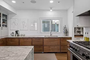 2432 W 24th St, Minneapolis, MN 55405 - Photo 16