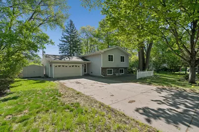 75 Pleasant Lane E, Excelsior, MN 55331 - Photo 2