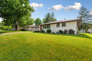 7049 Ewing Ave N, Brooklyn Center, MN 55429 - Photo 2