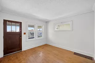 2711 W 9th St, Duluth, MN 55806 - Photo 2