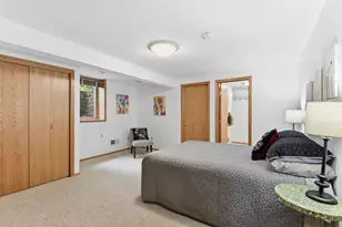 6221 Hansen Rd, Edina, MN 55436 - Photo 32
