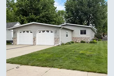 223 10th Avenue, Worthington, MN 56187 - Photo 1