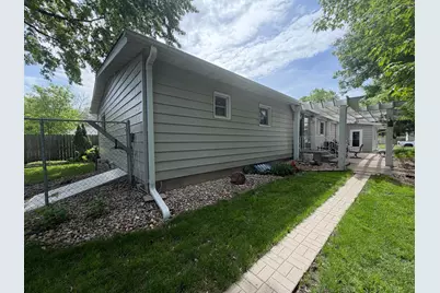 223 10th Avenue, Worthington, MN 56187 - Photo 6