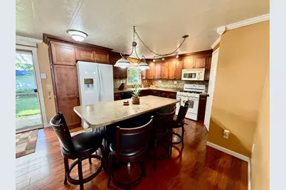223 10th Avenue, Worthington, MN 56187 - Photo 6