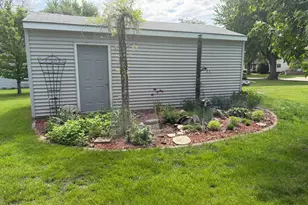 223 10th Ave, Worthington, MN 56187 - Photo 4