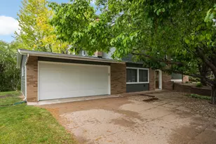 3141 Hillsboro Ave N, New Hope, MN 55427 - Photo 2