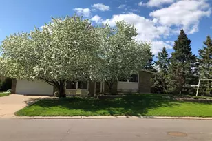 3141 Hillsboro Ave N, New Hope, MN 55427 - Photo 4
