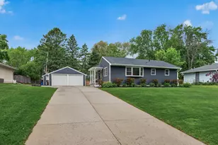 1164 Grospoint Ave N, Oakdale, MN 55128 - Photo 1