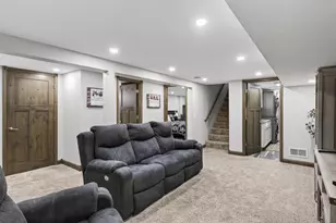 1164 Grospoint Ave N, Oakdale, MN 55128 - Photo 22