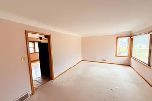 1186 Larpenteur Ave E, Saint Paul, MN 55109 - Photo 12