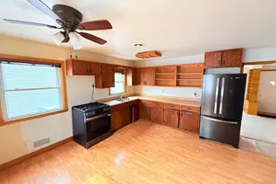 1186 Larpenteur Ave E, Saint Paul, MN 55109 - Photo 8