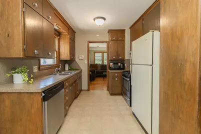 1751 Larpenteur Avenue E, Maplewood, MN 55109 - Photo 6